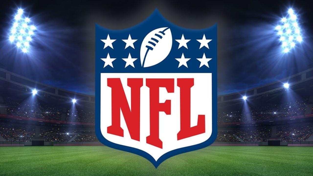 Discovery splash banner for NFL Chat Discord server