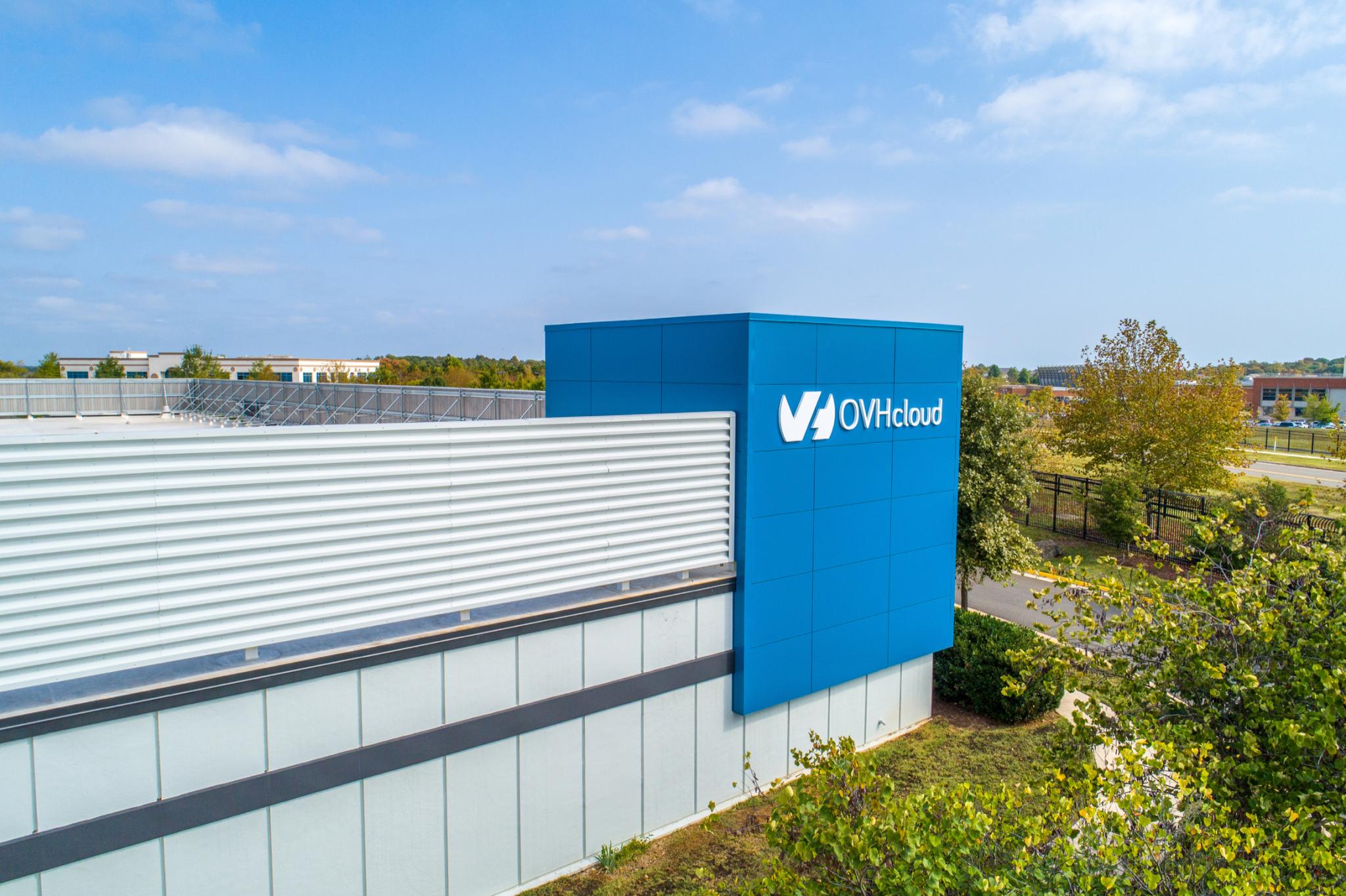 Discovery splash banner for OVHcloud Discord server